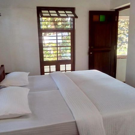 Adri Chembra Hostel Meppādi Buitenkant foto