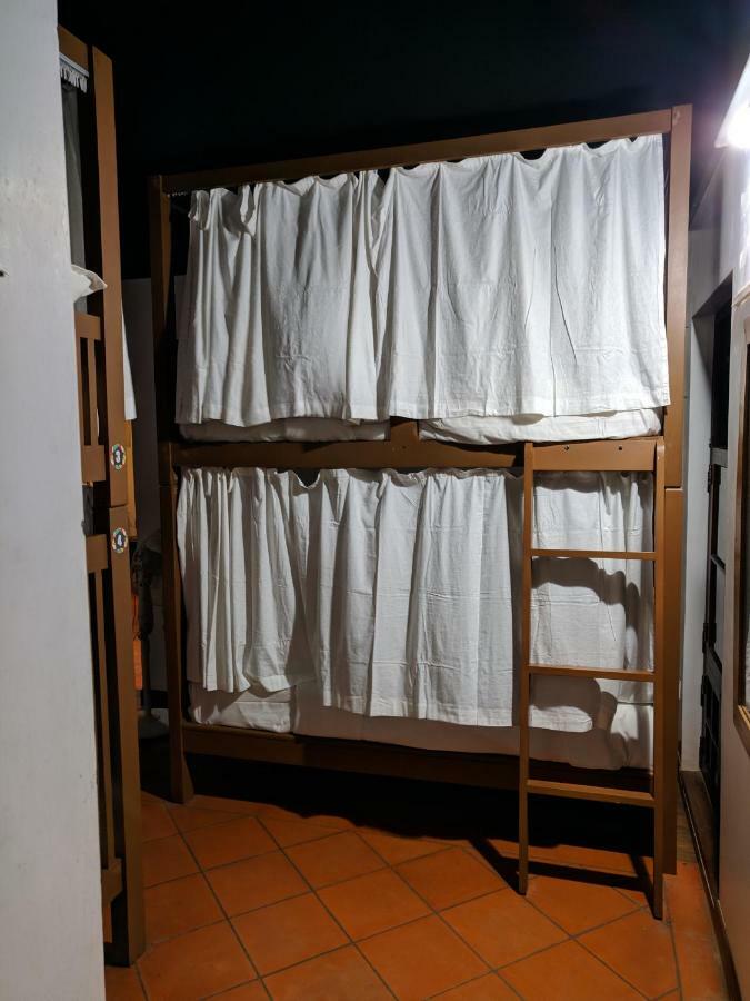 Adri Chembra Hostel Meppādi Buitenkant foto