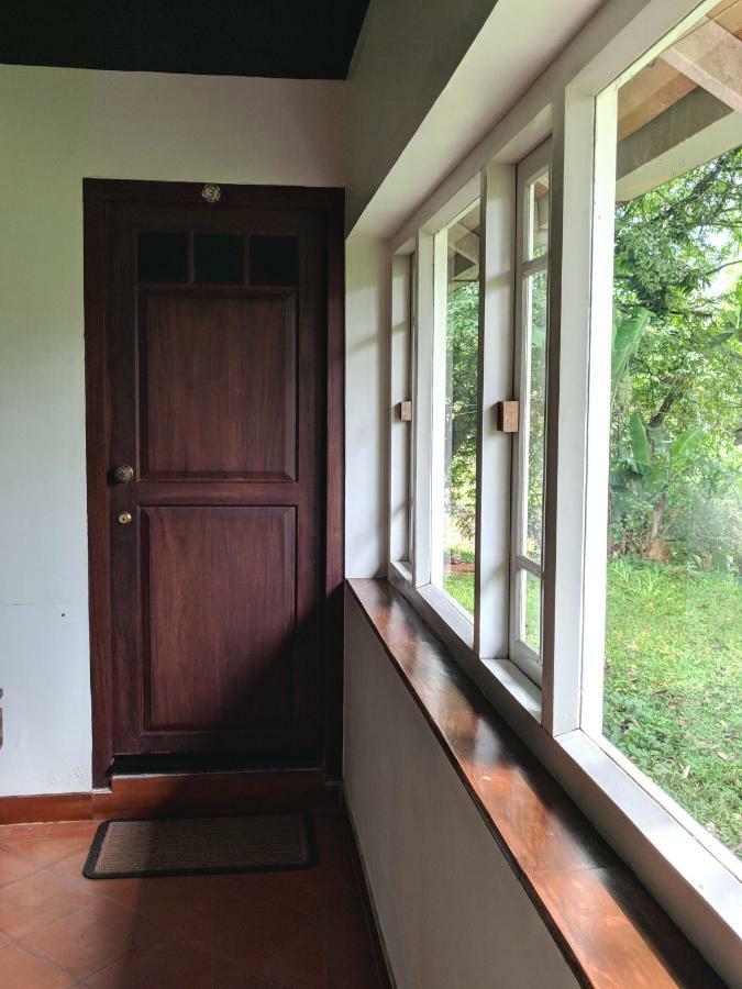 Adri Chembra Hostel Meppādi Buitenkant foto